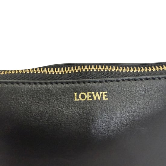 Loewe T-Knot Pouch Bag aus schwarzem Leder - Image 2