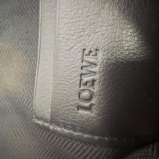 Loewe T-Knot Pouch Bag aus schwarzem Leder - Image 5