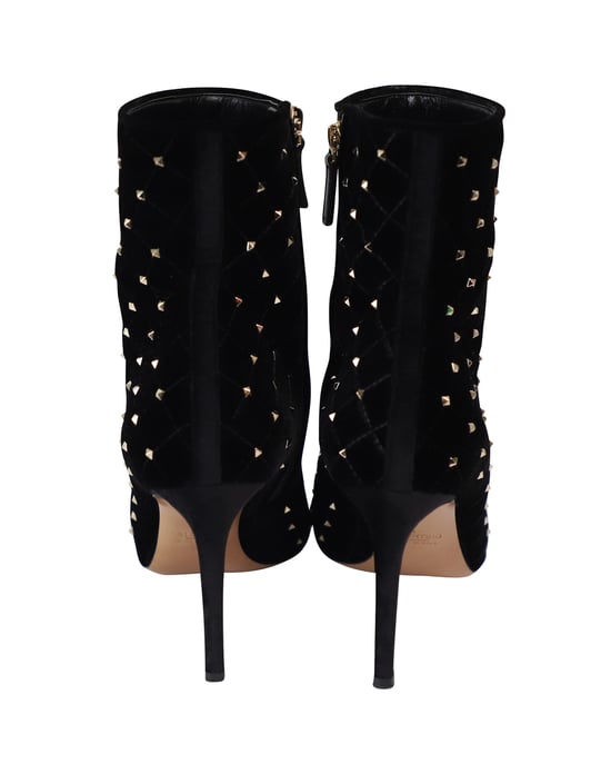 Valentino Pre-owned Rockstud gesteppte Stiefeletten aus Samt - Schwarz - Image 4