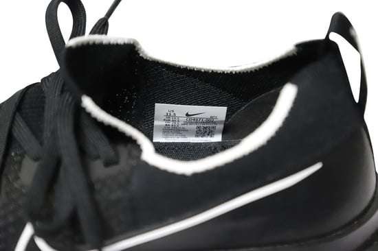 React Infinity Run Flyknit 2 in Schwarz und Weiß Gummi - Image 6