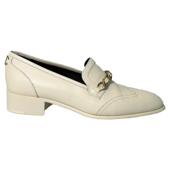 Chanel Kette Akzent Wingtip Slipper aus weißem Leder - Image 1