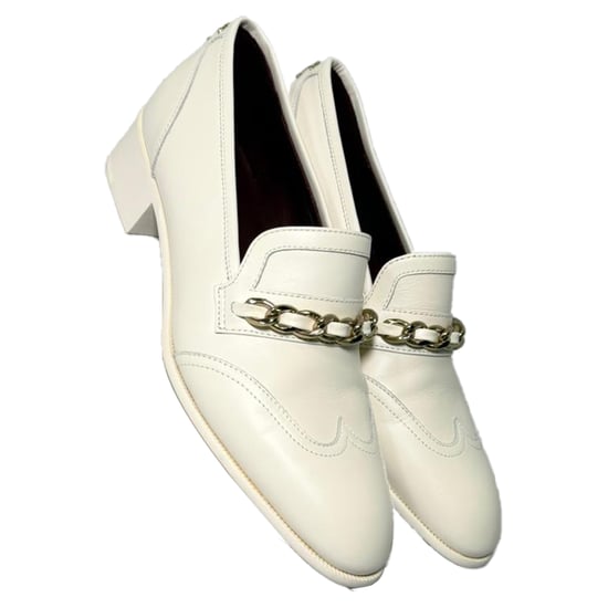 Chanel Kette Akzent Wingtip Slipper aus weißem Leder - Image 5