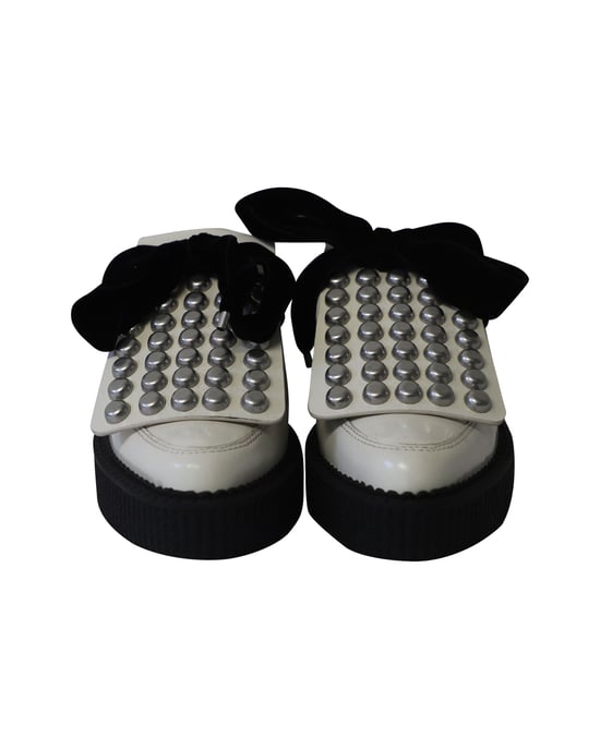 Marc By Marc Jacobs Nieten-Creeperschuhe aus ivory Leder - Image 2