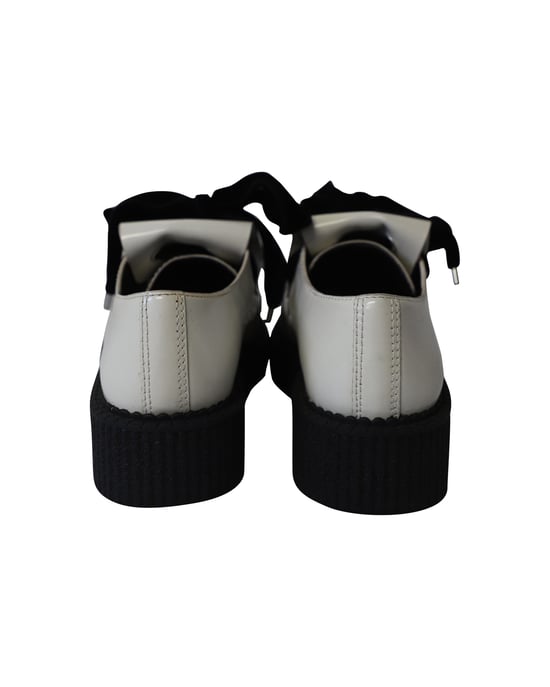 Marc By Marc Jacobs Nieten-Creeperschuhe aus ivory Leder - Image 4