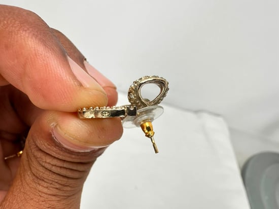Chanel Kristall CC Schleife Anhängerohrringe aus goldfarbenem Metall - Image 6