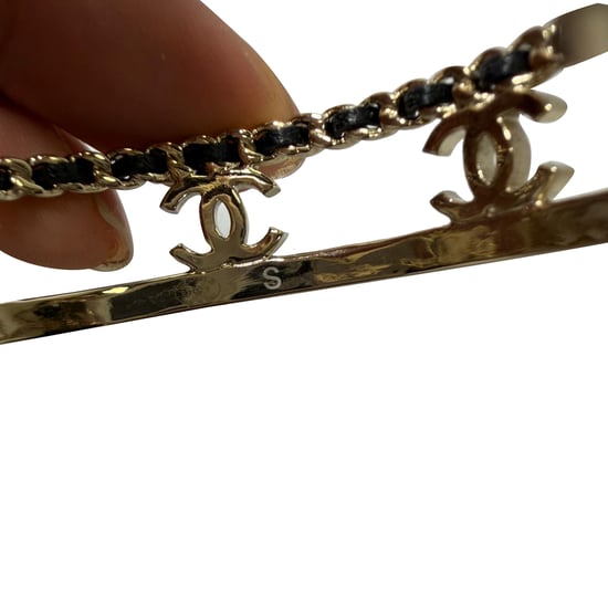 Chanel CC Kettenakzent Armreif aus goldfarbenem Metall - Image 5