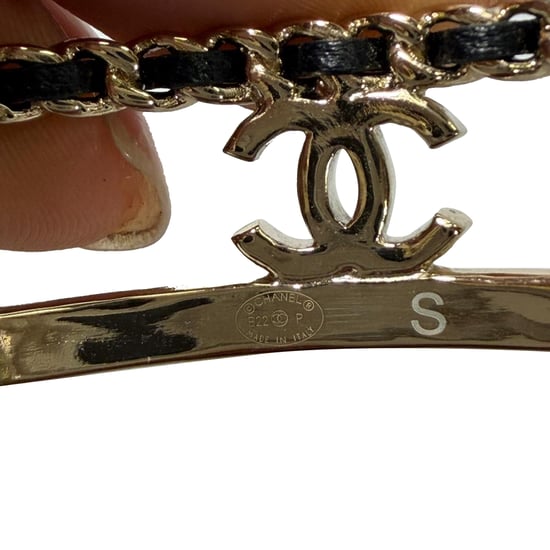 Chanel CC Kettenakzent Armreif aus goldfarbenem Metall - Image 6
