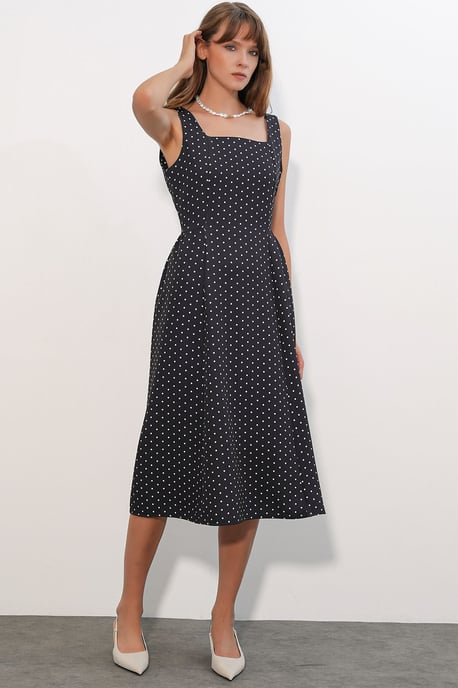 Big Dart A-Linien-Midikleid mit Punkten - Schwarz - Image 3