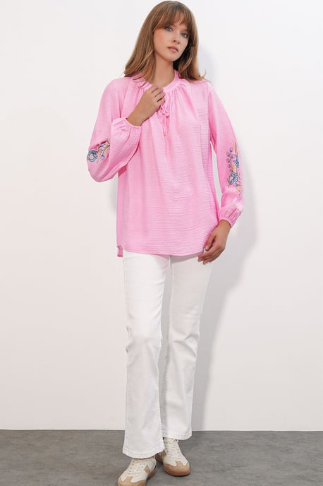 Bestickte Oversize-Crepe-Bluse - Image 2