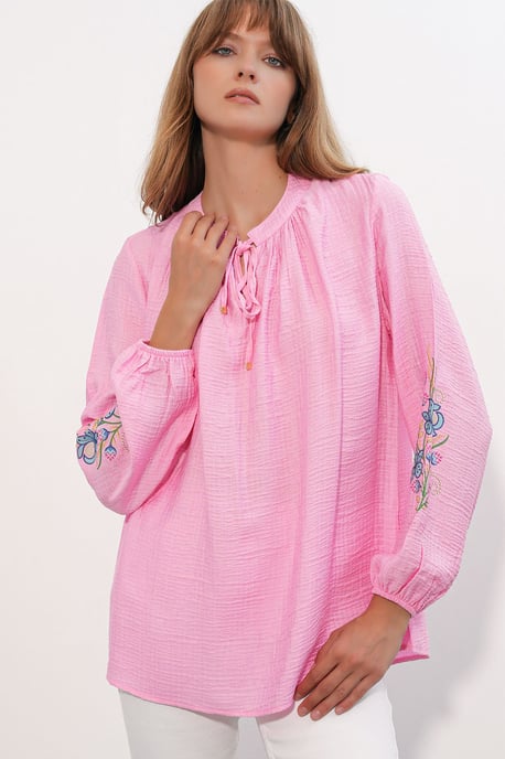 Bestickte Oversize-Crepe-Bluse - Image 3