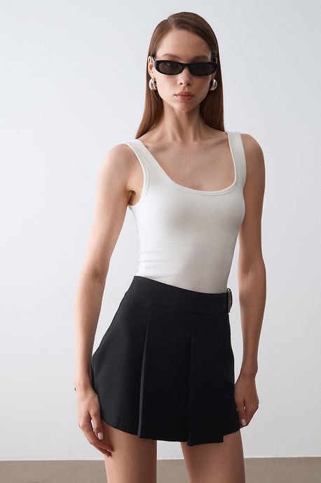 Slim Fit Ärmellose Jersey Cami Bluse - Image 1