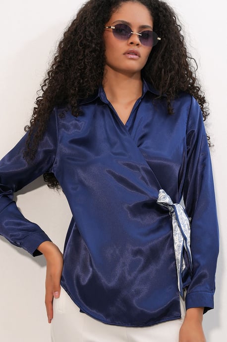Damen Satin Knoten-Front Bluse - Image 1