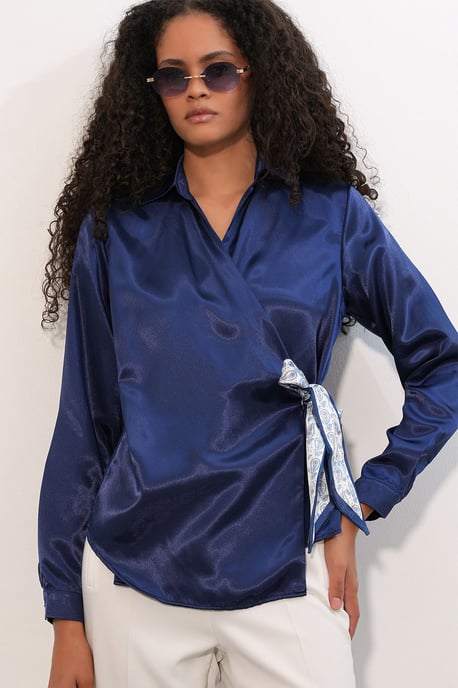 Damen Satin Knoten-Front Bluse - Image 2