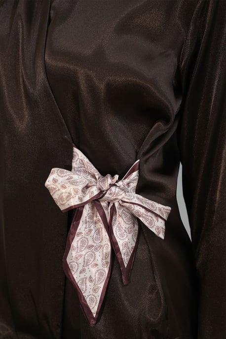 Damen Satin Hemd mit Krawattenfront - Image 4