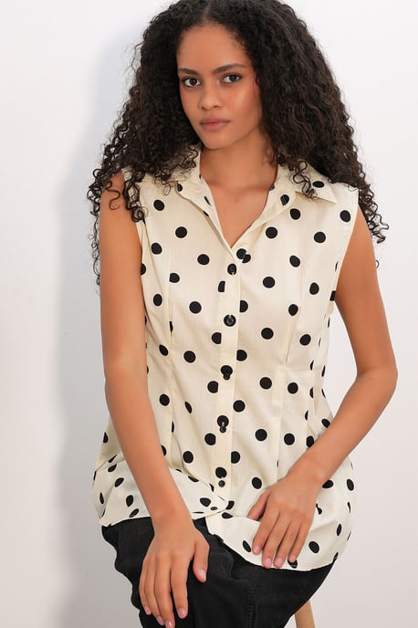Figurbetontes ärmelloses Polka-Dot-Popeline-Hemd - Image 3