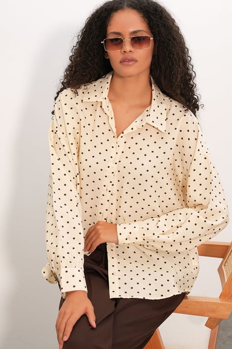 Übergroßes Polka-Dot-Crephemd - Image 4