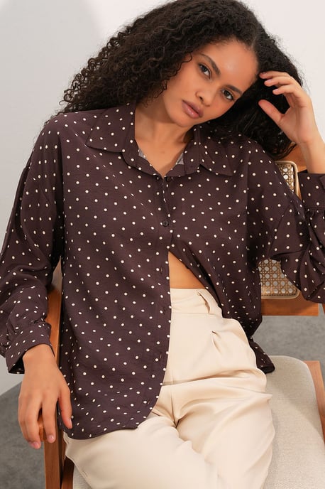 Übergrößiges Polka-Dot-Crepeshirt - Image 1