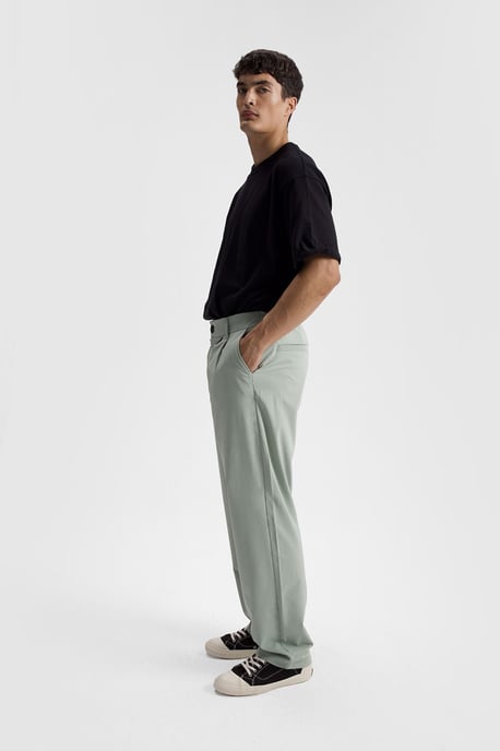 Herren Relaxed Fit Faltenhose mit geradem Bein - Image 3