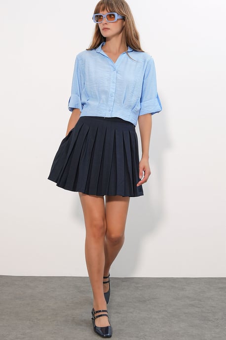 Oversized Cropped Shirt - Image 2