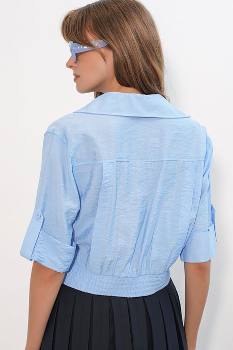 Oversized Cropped Shirt - Image 6