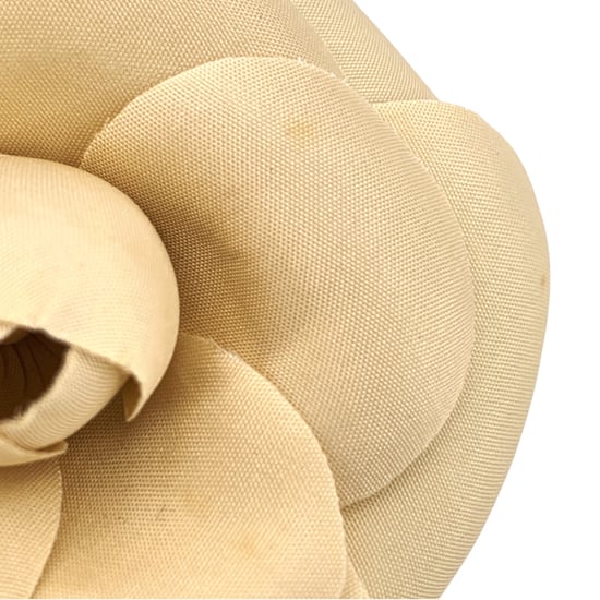 Chanel Vintage Stoffbrosche Kamelie - Image 2