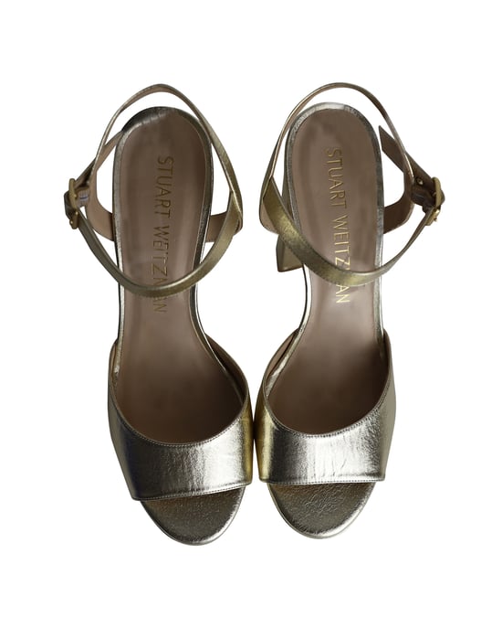 Stuart Weitzman Ryder 95 Plateau-Sandalen aus goldfarbenem Leder - Image 5