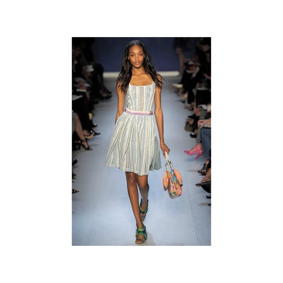 Moschino – Günstiges und schickes Jacquard- und Spitzenkleid aus den 2000er-Jahren - Image 2