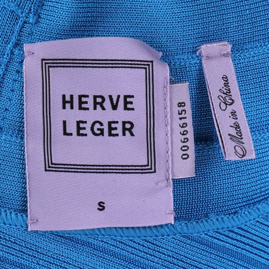 Herve Leger Midikleid mit weitem Ausschnitt und Bandagenmuster aus blauem Viskose - Image 4
