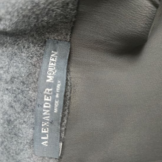 Alexander McQueen Midikleid mit Puffärmeln aus grauer Wolle - Image 4