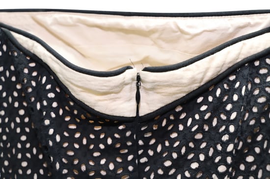Maje Minikleid mit Lochstickerei aus schwarzer Baumwolle - Image 4