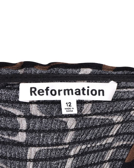 Reformation bedrucktes Midikleid aus schwarzer Viskose - Image 4