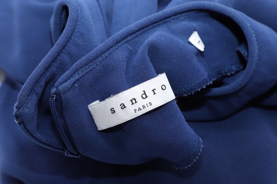 Sandro Yoko Kleid aus gerafftem Crêpe in blauem Acetat - Image 2