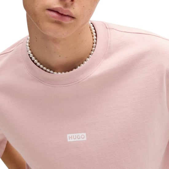 Hugo - "MCMXCIII" T-Shirt für Herren (Hellrosa) - Image 4