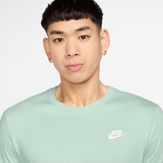Nike - "Club" T-Shirt für Herren (Hellgrün) - Image 3