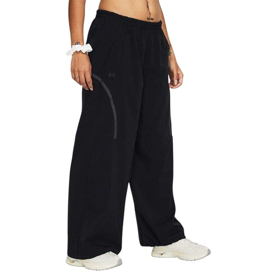 Under Armour Damen Woven Relaxed Fit Jogginghose (Schwarz) - Image 3