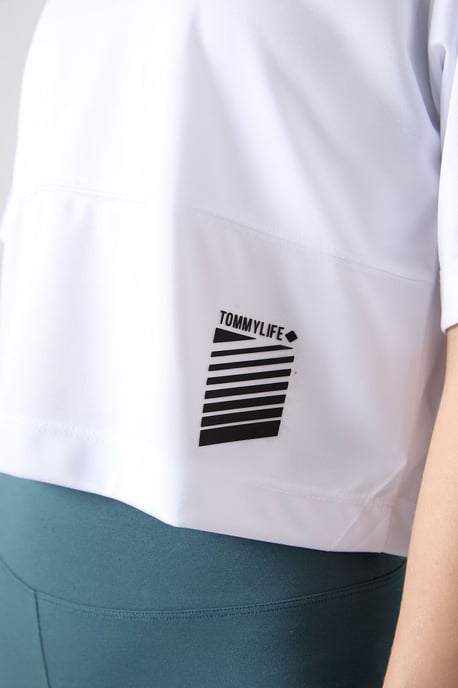 Übergrößen Crop Crew Neck T-Shirt mit Tasche - Image 4