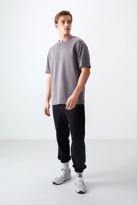 Übergroßes Rundhals-T-Shirt - Image 2