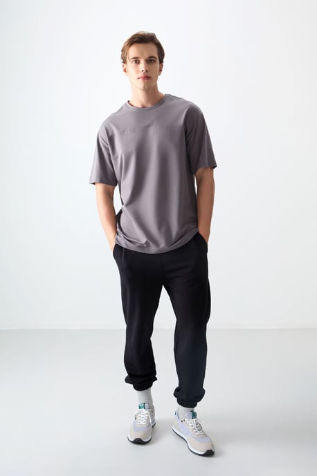 Übergroßes Rundhals-T-Shirt - Image 4