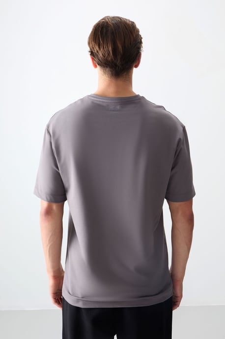 Übergroßes Rundhals-T-Shirt - Image 6
