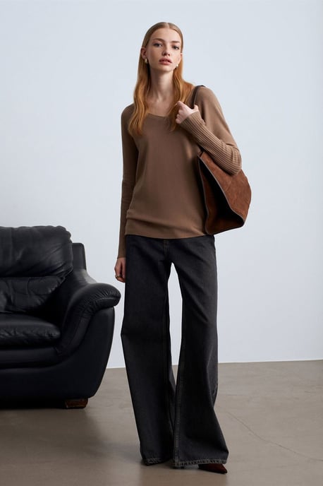 Damen V-Ausschnitt Rippstrickpullover - Image 4