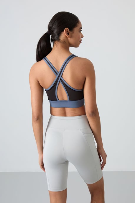 Tailliertes ärmelloses Sport-Crop-Top - Image 6