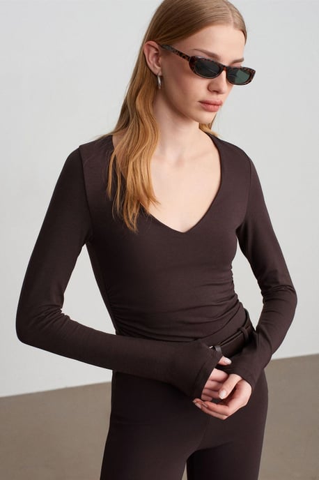 Schmale Passform V-Ausschnitt Strickbluse - Image 3