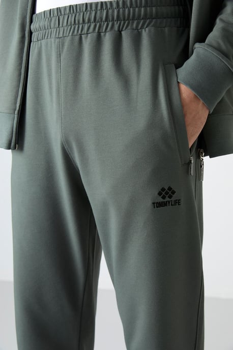 Herren Relaxed Fit Sweatshirt mit Reißverschlusskragen und Hose Set - Image 6