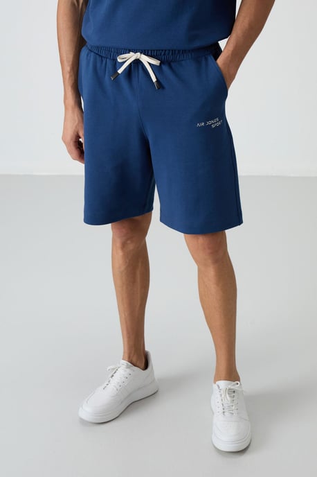 Oversized T-Shirt mit kurzen Ärmeln und Shorts-Set - Image 4