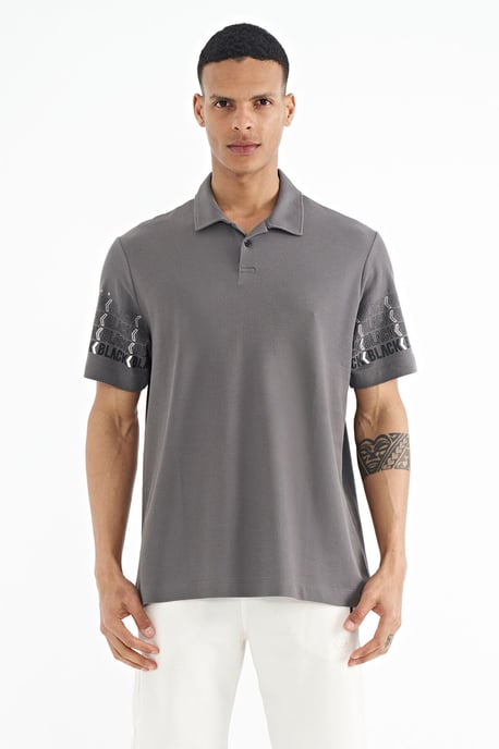 Bedrucktes Polo-Shirt mit Kragen - Image 1