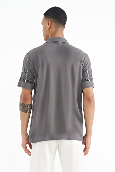 Bedrucktes Polo-Shirt mit Kragen - Image 6