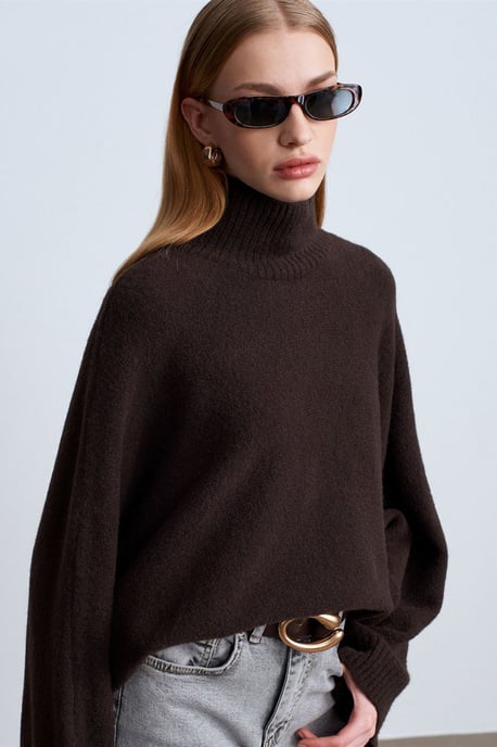 Übergroßer gerippter Rollkragenpullover - Image 3