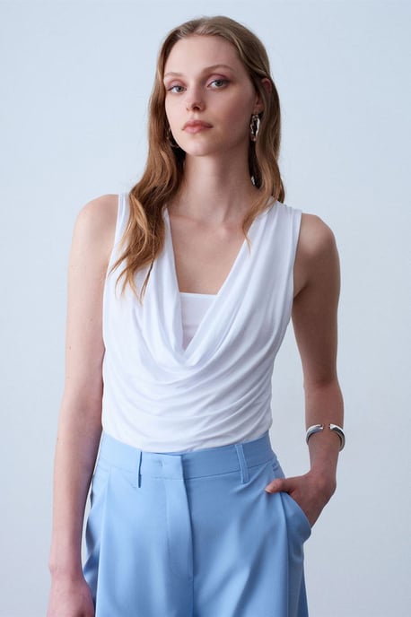 Ärmellose Cowl-Neck-Jersey-Bluse - Image 2
