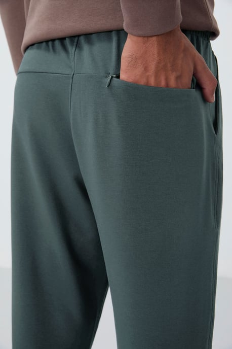 Herren Sweatpants aus Baumwollmischung im Regular Fit - Image 5
