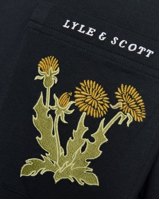 Botanisch besticktes Taschenshirt - Image 6